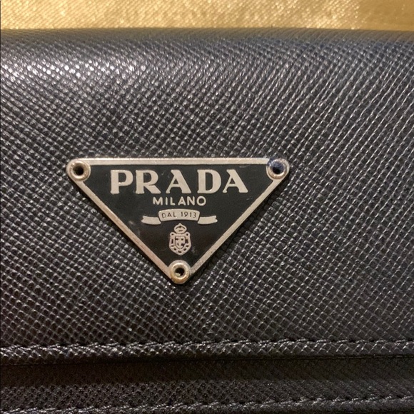 Prada Black Saffiano Leather Wallet - Picture 2 of 16